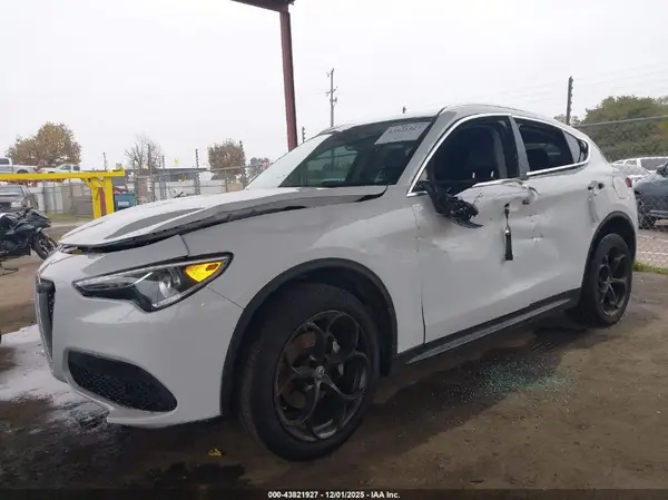 ZASFAKAN3J7B69457 2018 ALFA ROMEO STELVIO - Image 2