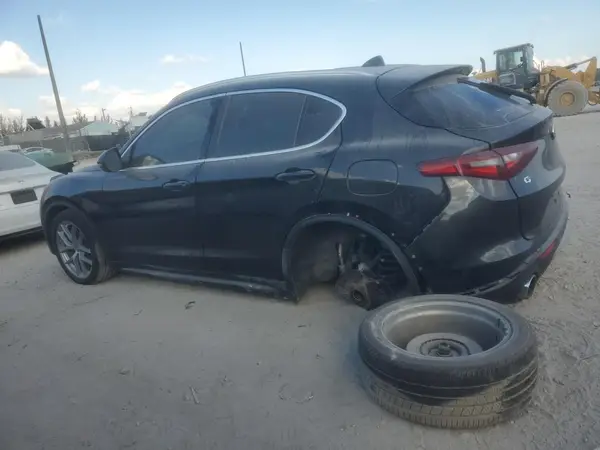 ZASFAKAN3J7B72486 2018 ALFA ROMEO STELVIO - Image 2