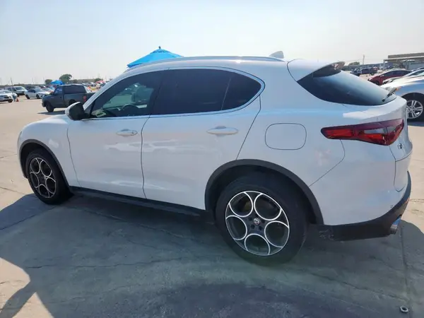 ZASFAKAN3J7B73413 2018 ALFA ROMEO STELVIO - Image 2