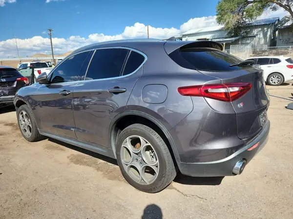 ZASFAKAN3J7B74593 2018 ALFA ROMEO STELVIO - Image 2