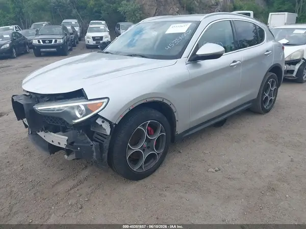 ZASFAKAN3J7B80779 2018 ALFA ROMEO STELVIO - Image 2