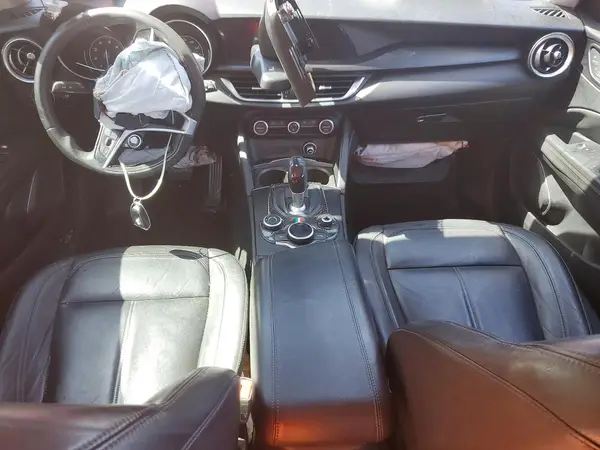 ZASFAKAN3J7B81138 2018 ALFA ROMEO STELVIO - Image 8
