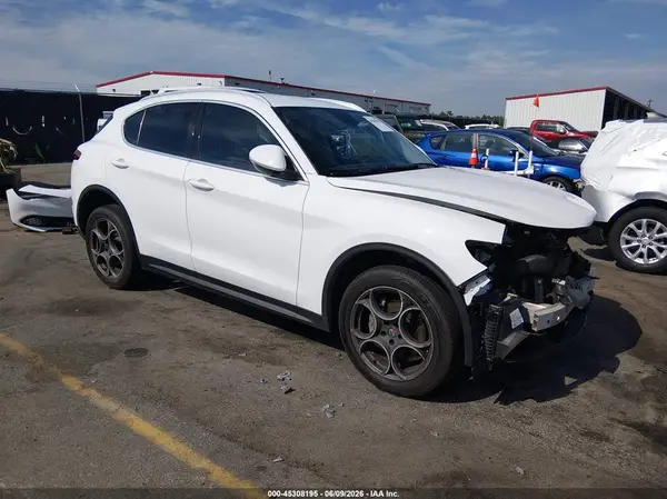 ZASFAKAN3J7B83228 2018 ALFA ROMEO STELVIO - Image 1