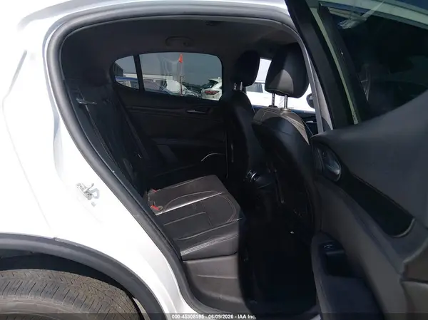 ZASFAKAN3J7B83228 2018 ALFA ROMEO STELVIO - Image 8