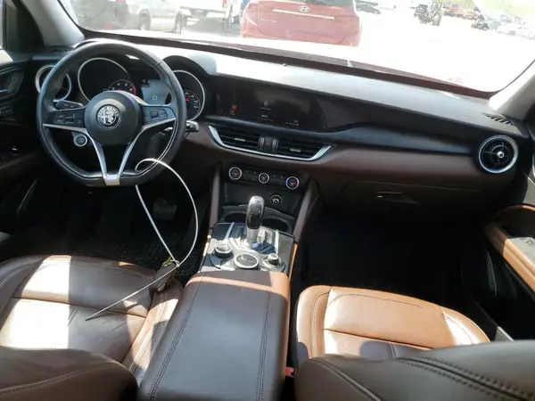 ZASFAKAN3J7B84055 2018 ALFA ROMEO STELVIO - Image 8