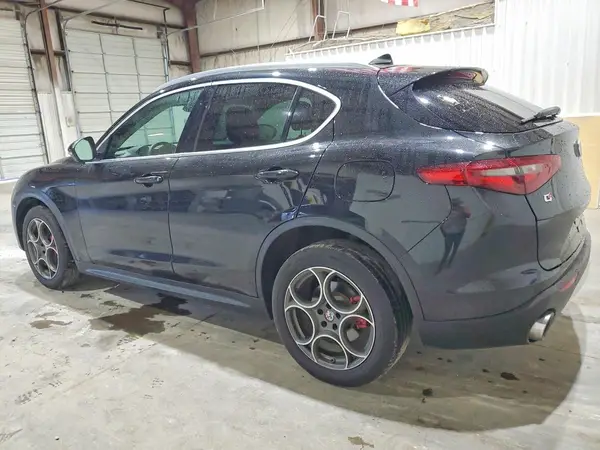 ZASFAKAN3J7C07432 2018 ALFA ROMEO STELVIO - Image 2