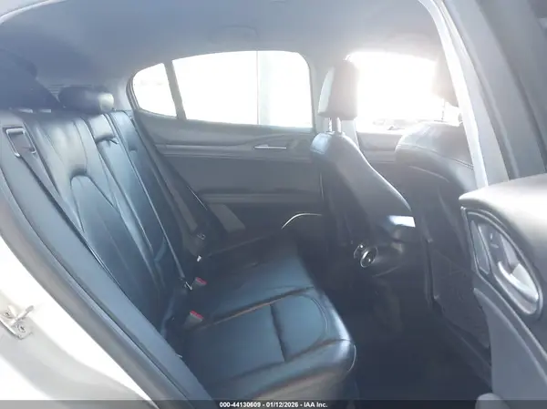 ZASFAKAN3J7C24067 2018 ALFA ROMEO STELVIO - Image 8