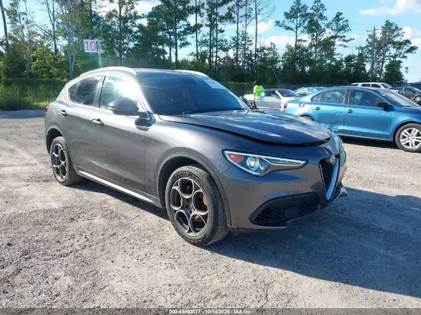 ZASFAKAN4J7B61853 2018 ALFA ROMEO STELVIO