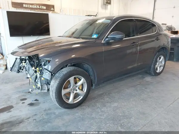 ZASFAKAN4J7B67037 2018 ALFA ROMEO STELVIO - Image 2