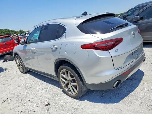 ZASFAKAN4J7B74800 2018 ALFA ROMEO STELVIO - Image 2