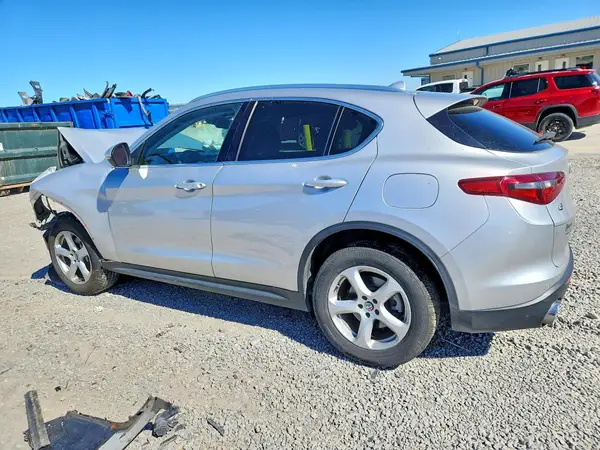 ZASFAKAN4J7B78197 2018 ALFA ROMEO STELVIO - Image 2