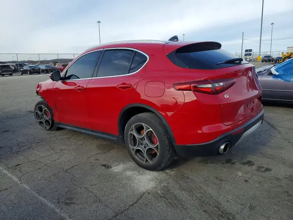 ZASFAKAN4J7B80855 2018 ALFA ROMEO STELVIO - Image 2