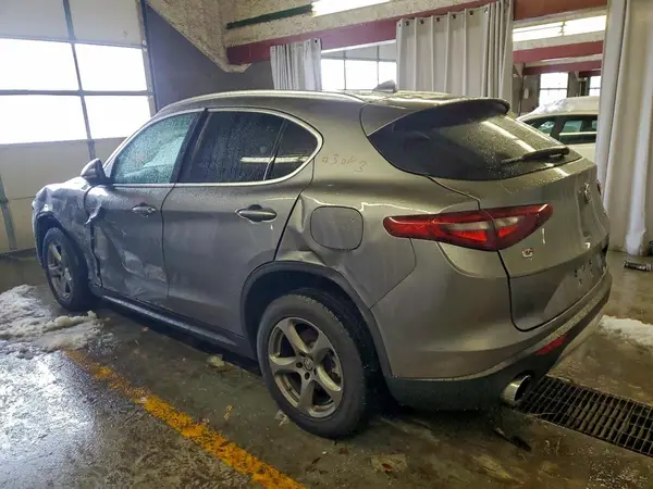 ZASFAKAN4J7B81388 2018 ALFA ROMEO STELVIO - Image 2