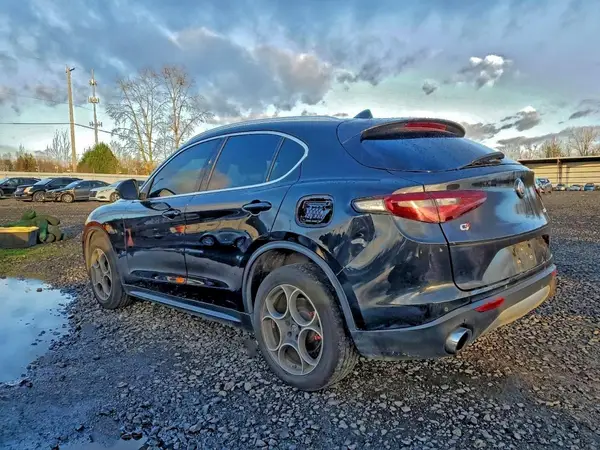 ZASFAKAN4J7B81763 2018 ALFA ROMEO STELVIO - Image 2