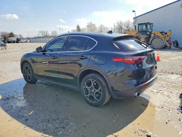 ZASFAKAN4J7B82430 2018 ALFA ROMEO STELVIO - Image 2
