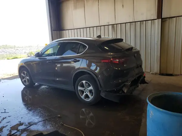 ZASFAKAN5J7B69525 2018 ALFA ROMEO STELVIO - Image 2