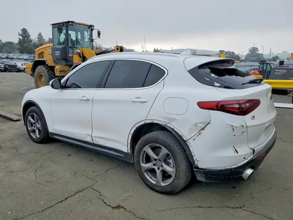 ZASFAKAN5J7B77026 2018 ALFA ROMEO STELVIO - Image 2