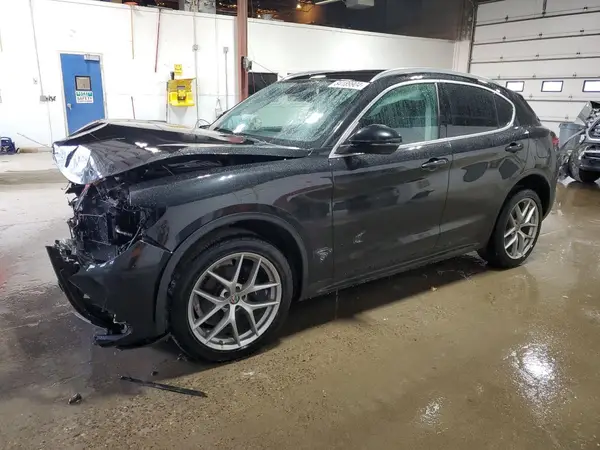 ZASFAKAN5J7B79195 2018 ALFA ROMEO STELVIO - Image 1
