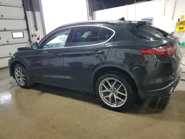 ZASFAKAN5J7B79195 2018 ALFA ROMEO STELVIO - Image 2
