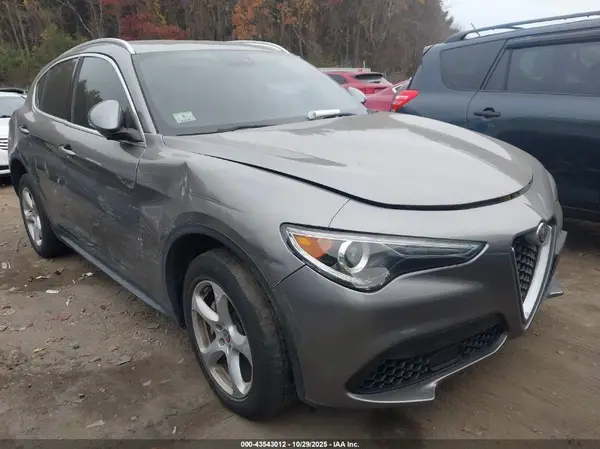 ZASFAKAN5J7B80461 2018 ALFA ROMEO STELVIO