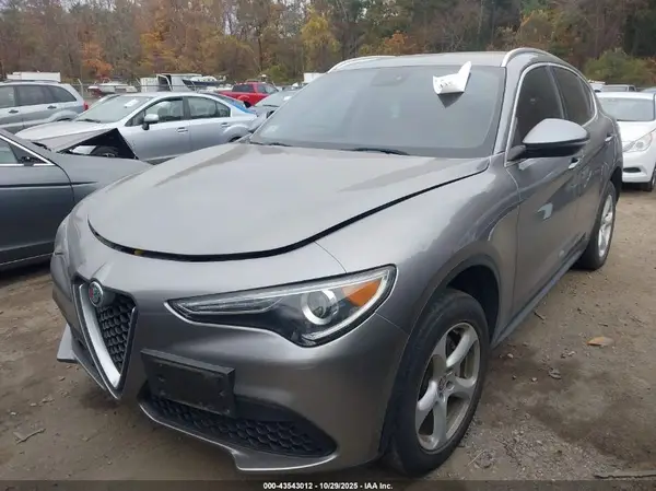 ZASFAKAN5J7B80461 2018 ALFA ROMEO STELVIO - Image 2