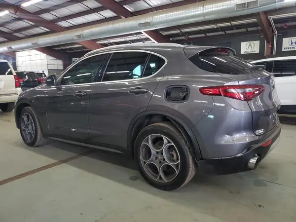 ZASFAKAN6J7B62373 2018 ALFA ROMEO STELVIO - Image 2