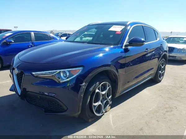 ZASFAKAN6J7B62910 2018 ALFA ROMEO STELVIO - Image 2