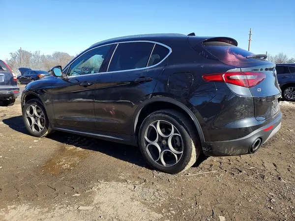 ZASFAKAN6J7B67959 2018 ALFA ROMEO STELVIO - Image 2