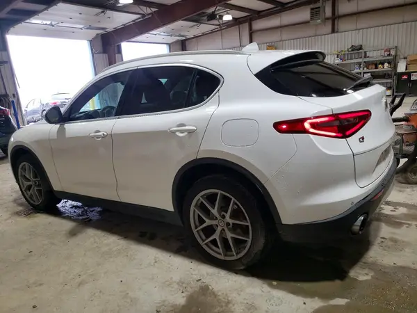 ZASFAKAN6J7B73826 2018 ALFA ROMEO STELVIO - Image 2