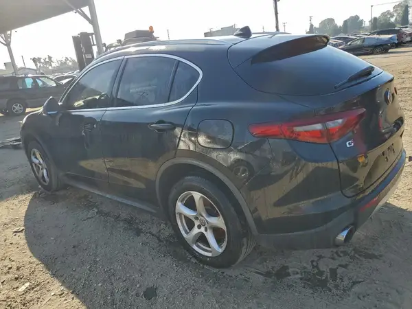 ZASFAKAN6J7B78847 2018 ALFA ROMEO STELVIO - Image 2