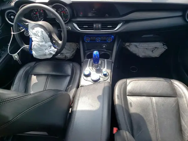 ZASFAKAN6J7B79044 2018 ALFA ROMEO STELVIO - Image 8