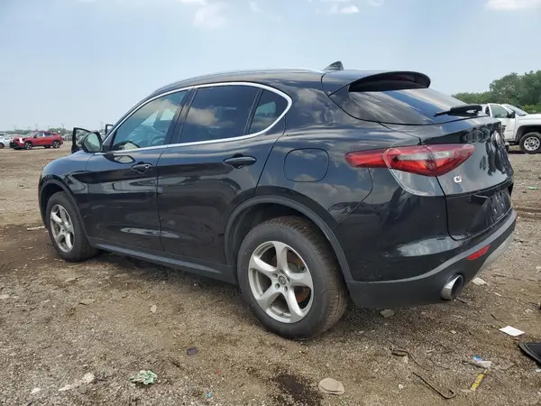 ZASFAKAN6J7B87886 2018 ALFA ROMEO STELVIO - Image 2