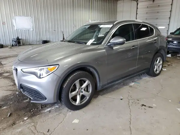 ZASFAKAN6J7B98774 2018 ALFA ROMEO STELVIO - Image 1