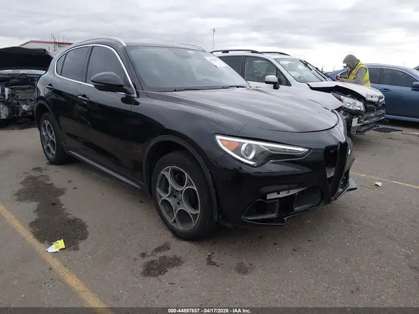 ZASFAKAN7J7B59725 2018 ALFA ROMEO STELVIO - Image 1
