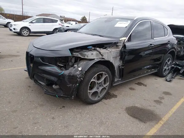 ZASFAKAN7J7B59725 2018 ALFA ROMEO STELVIO - Image 2