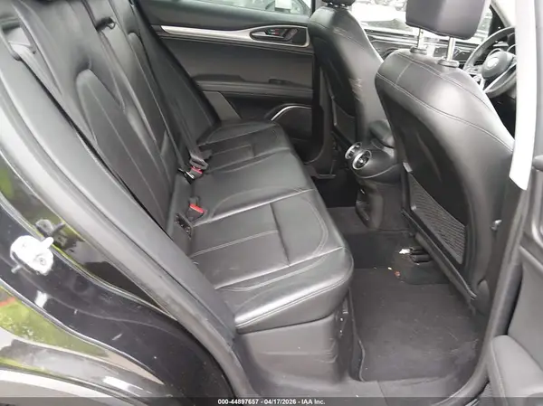 ZASFAKAN7J7B59725 2018 ALFA ROMEO STELVIO - Image 8