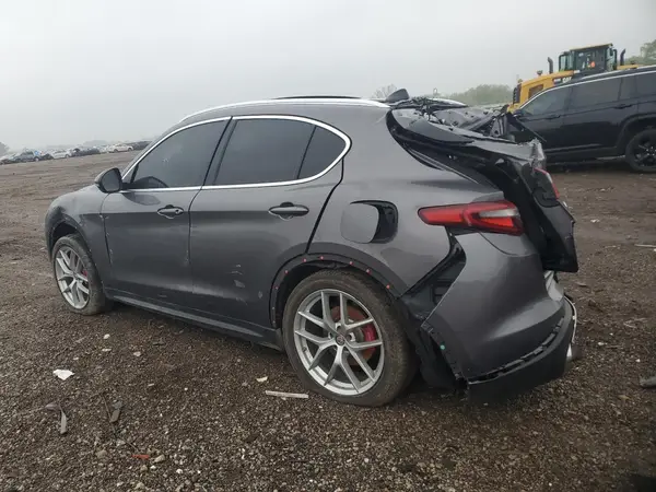 ZASFAKAN7J7B72474 2018 ALFA ROMEO STELVIO - Image 2