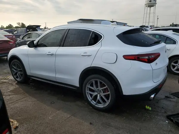 ZASFAKAN7J7B80252 2018 ALFA ROMEO STELVIO - Image 2