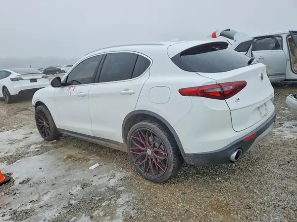 ZASFAKAN7J7B95298 2018 ALFA ROMEO STELVIO - Image 2