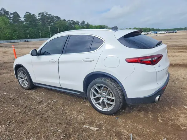 ZASFAKAN7J7C00659 2018 ALFA ROMEO STELVIO - Image 2