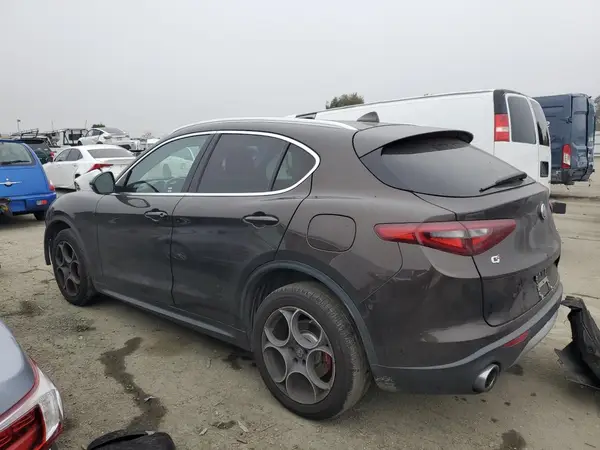 ZASFAKAN8J7B71866 2018 ALFA ROMEO STELVIO - Image 2