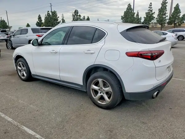 ZASFAKAN8J7B76761 2018 ALFA ROMEO STELVIO - Image 2