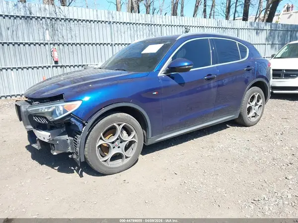 ZASFAKAN8J7B80454 2018 ALFA ROMEO STELVIO - Image 2