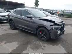 ZASFAKAN8J7B80566 2018 ALFA ROMEO STELVIO