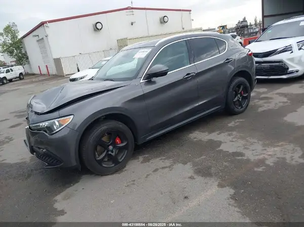 ZASFAKAN8J7B80566 2018 ALFA ROMEO STELVIO - Image 2