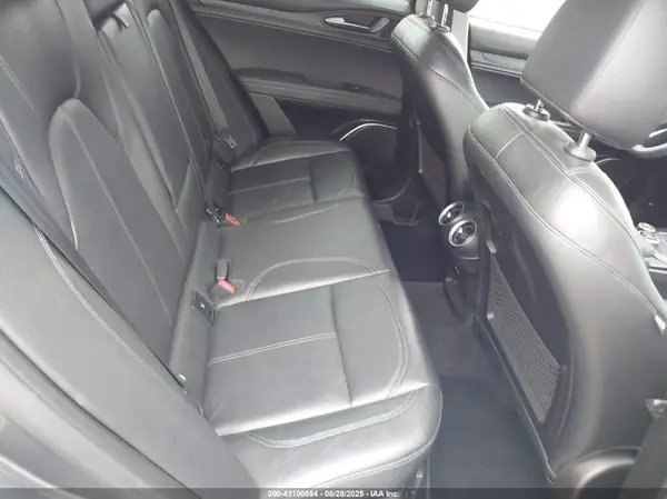 ZASFAKAN8J7B80566 2018 ALFA ROMEO STELVIO - Image 8