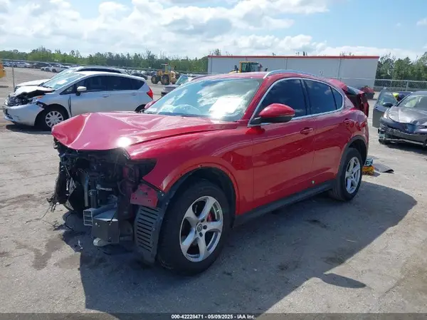 ZASFAKAN8J7B82205 2018 ALFA ROMEO STELVIO - Image 2