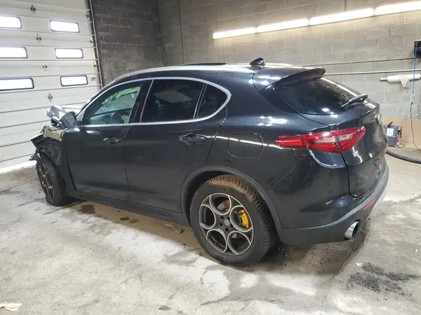 ZASFAKAN8J7B83306 2018 ALFA ROMEO STELVIO - Image 2