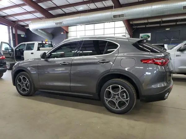 ZASFAKAN9J7B60486 2018 ALFA ROMEO STELVIO - Image 2