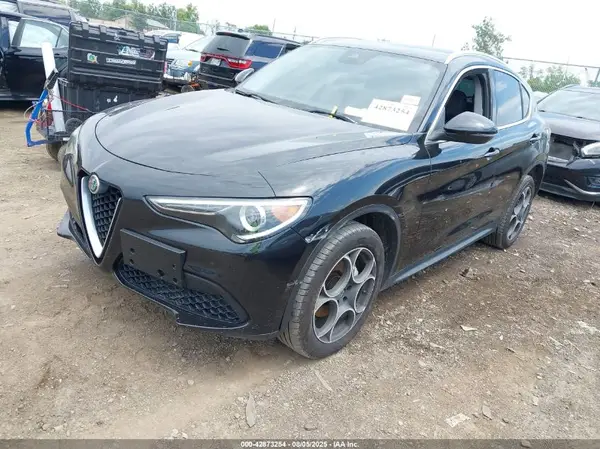 ZASFAKAN9J7B65753 2018 ALFA ROMEO STELVIO - Image 2